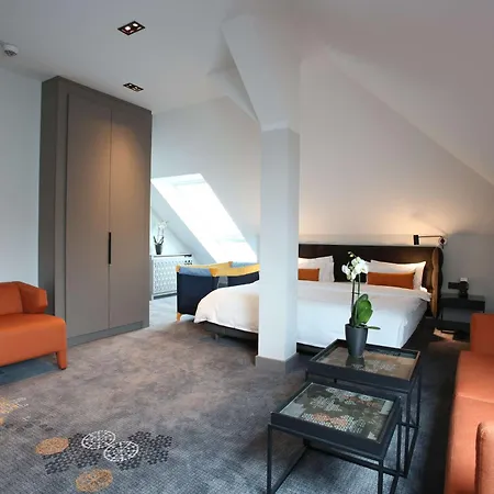 Park Plaza 4*