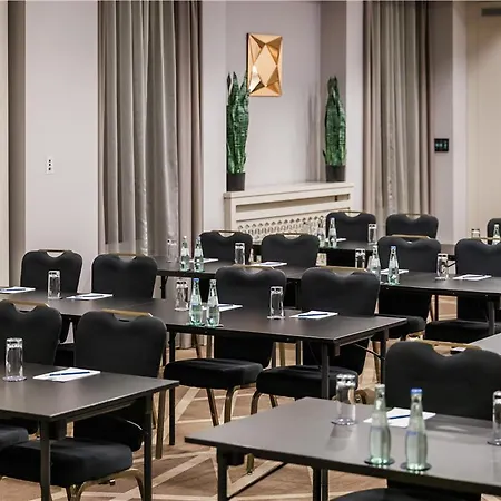 Park Plaza Hotel