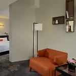 パーク プラザ ホテル 4*