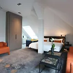 パーク プラザ 4*