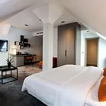 パーク プラザ 4*