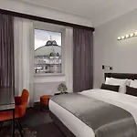 Park Plaza Hotel 4*