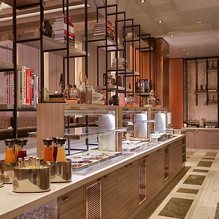 Park Plaza Hotel 4*