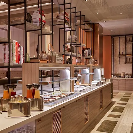 Park Plaza Hotel 4*
