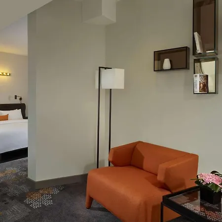 Park Plaza Hotel 4*