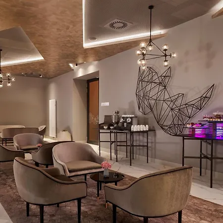 Park Plaza 4*