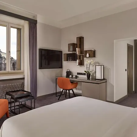 Park Plaza 4*