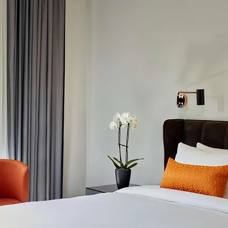 Hotel Park Plaza 4*