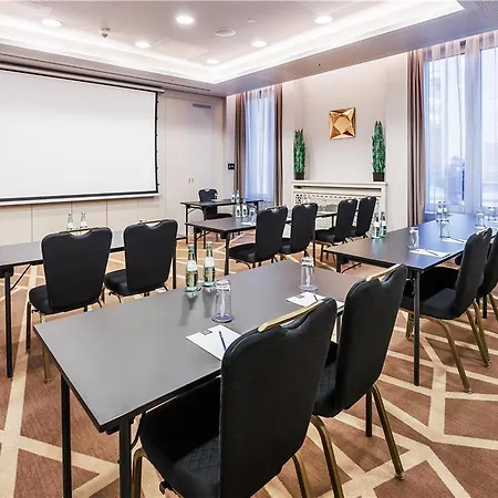 Hotel Park Plaza 4*