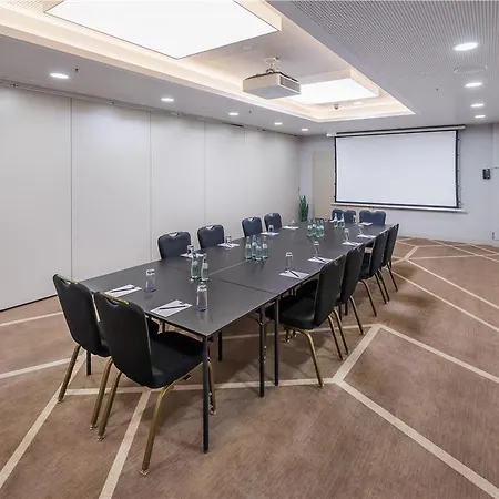 Ξενοδοχείο Park Plaza