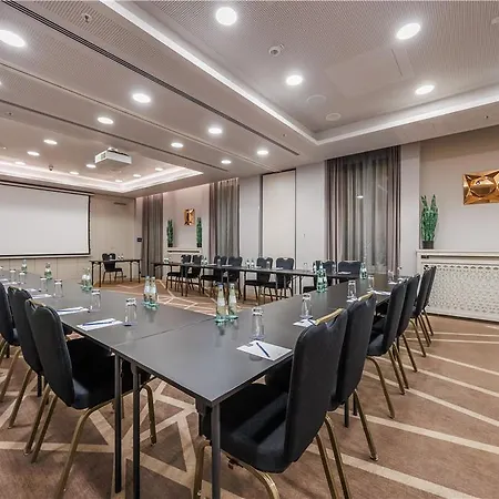 Hotel Park Plaza 4*