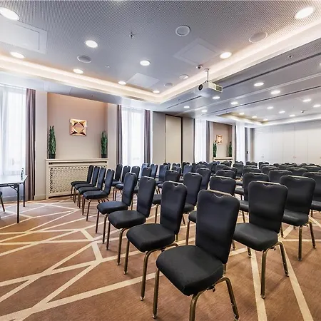 Park Plaza Hotel 4*