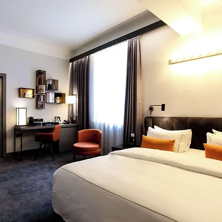Park Plaza Hotel 4*