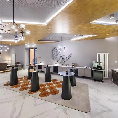 Park Plaza 4*