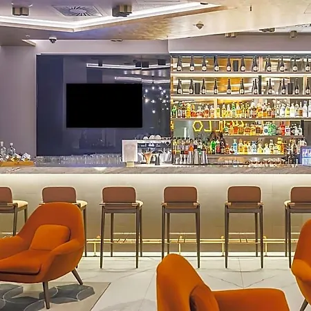 Park Plaza 4*